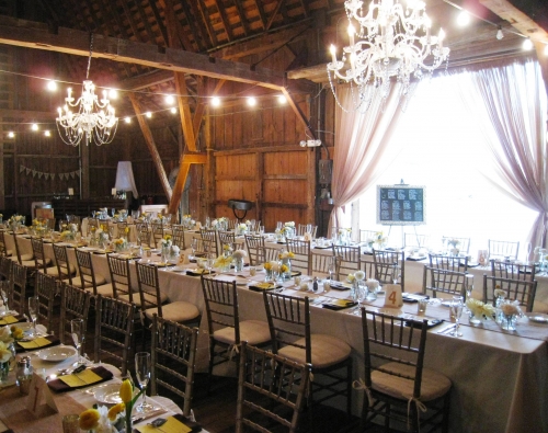 Tollgate-Farms.wedding.barnsetup.jpg