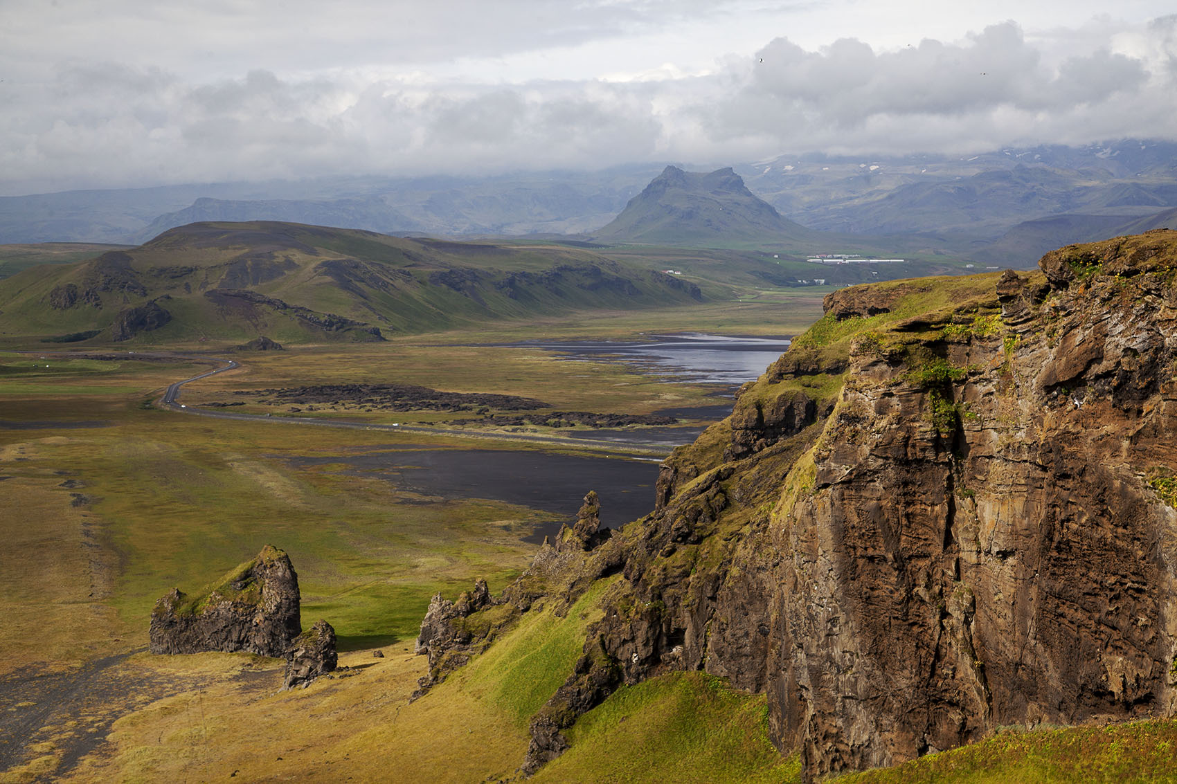 Iceland-landscape-Reynisfjara.jpg