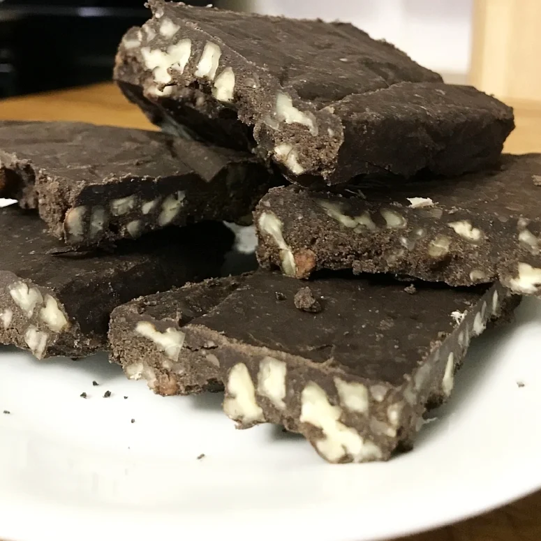 Easy Pecan Fudge Fat Bombs