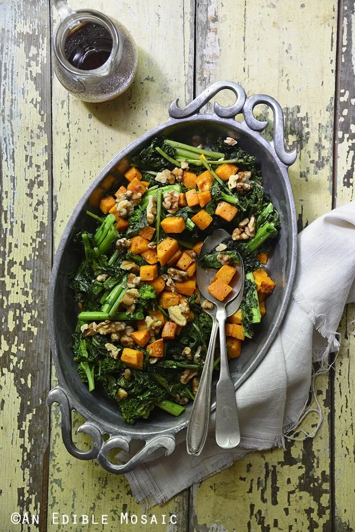 Whether you're following a Paleo, whole30, Keto diet or just want to add some healthy side dishes and dessert to your Thanksgiving dinner table, try these healthier takes on classic Thanksgiving recipes. https://www.meganseelinger.com/blog/healthy-t…
