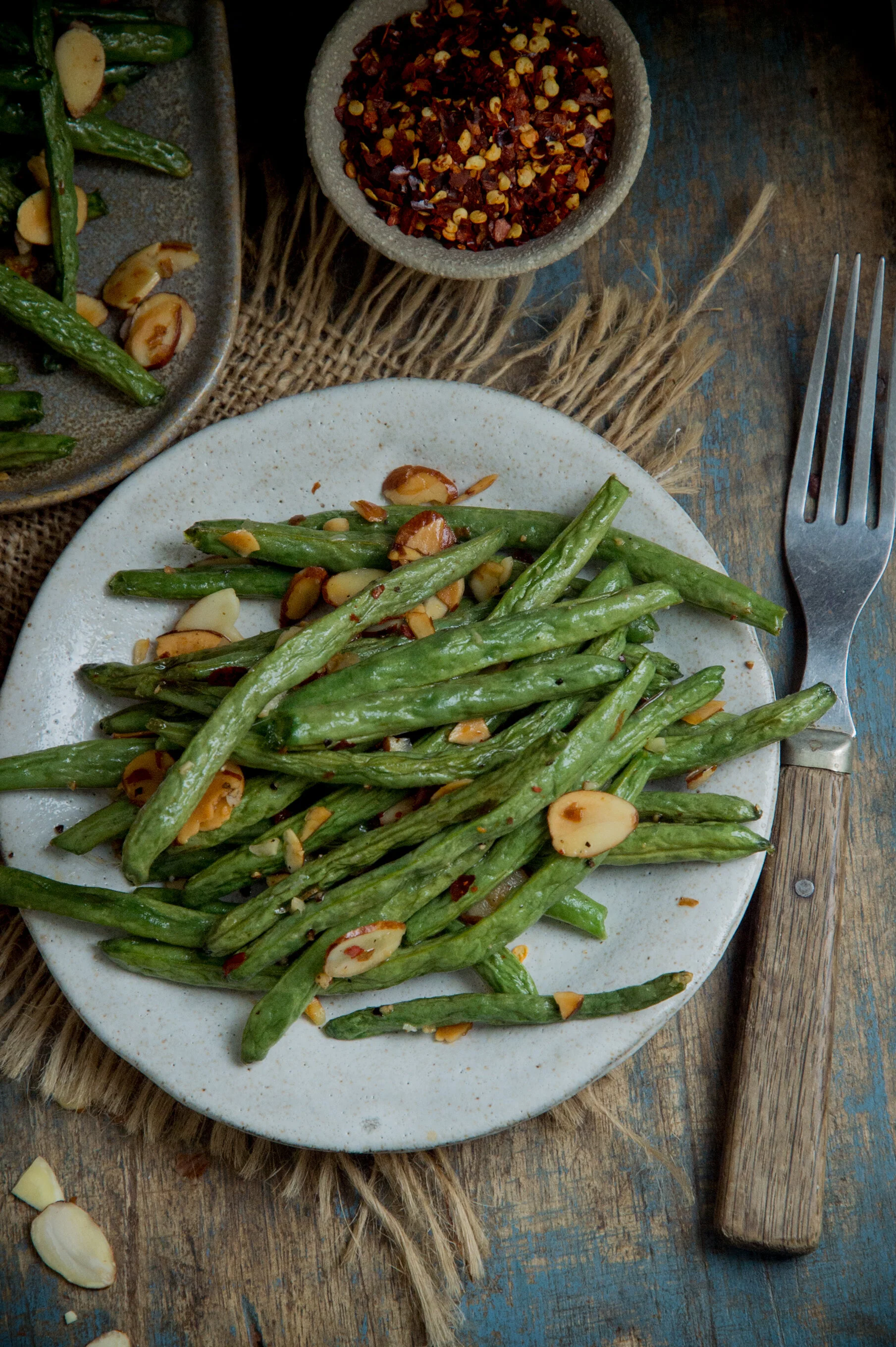 Whether you're following a Paleo, whole30, Keto diet or just want to add some healthy side dishes and dessert to your Thanksgiving dinner table, try these healthier takes on classic Thanksgiving recipes. https://www.meganseelinger.com/blog/healthy-t…