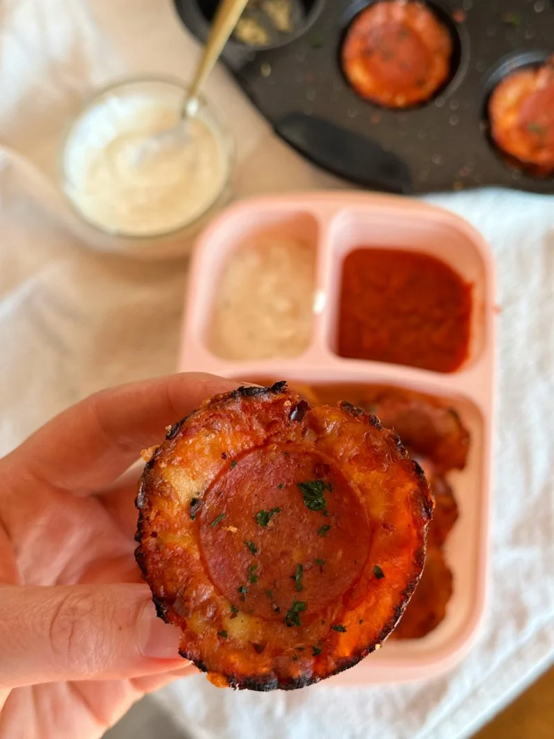 These low carb high protein pizza bites with cottage cheese are a healthy pizza-inspired snack made with almond flour, mozzarella, and sugar free marinara. Gluten free, meal prep friendly, and perfect for lunches or snacks.