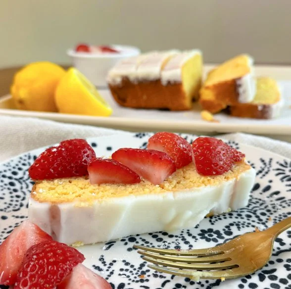 This moist low carb lemon loaf is soft, baked to perfection and topped with a sweet lemon glaze. Made with almond flour, this lemon bread is Keto friendly, gluten free, sugar free, and easy to make for breakfast, dessert, or snacks.