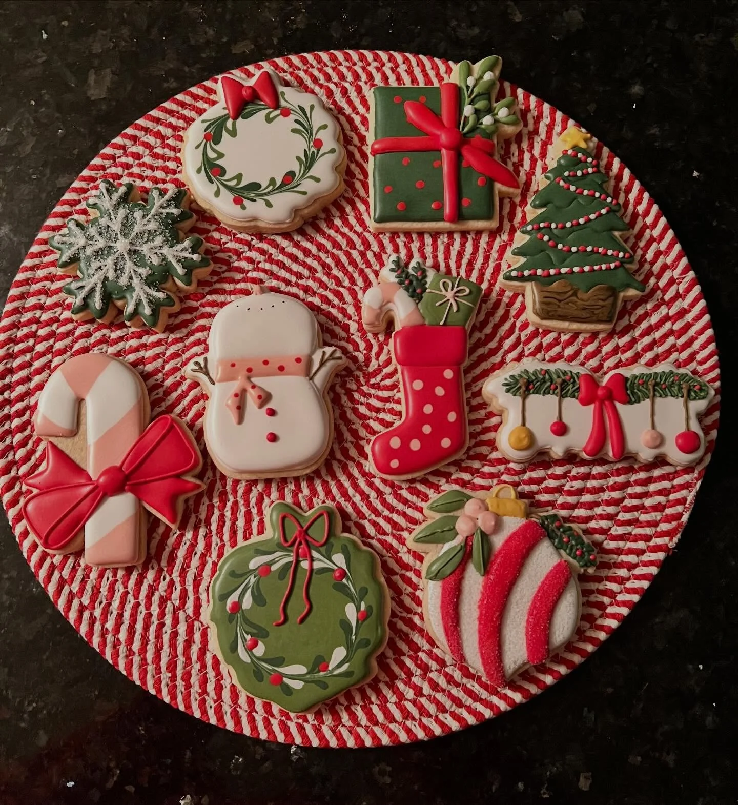 Merry Christmas!!! I hope your Christmas is filled with hope, peace, joy, love and cookies! ❤️