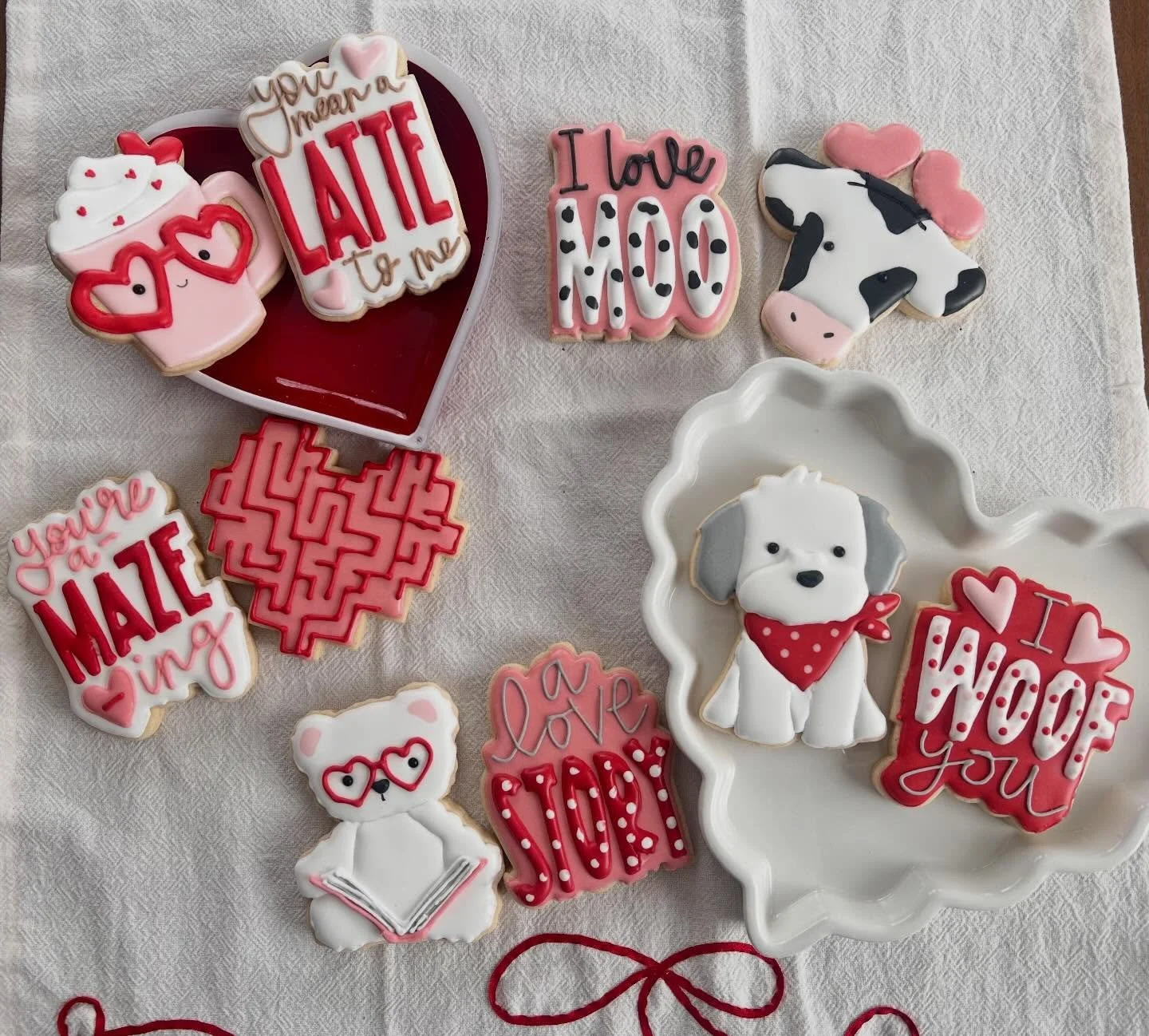 Here&rsquo;s the second round of Valentine&rsquo;s presale cookies! I only have one set of each design available at this time, but I *might* have time for more. The first presale sold so fast that I never posted about it! If you&rsquo;d like to get t