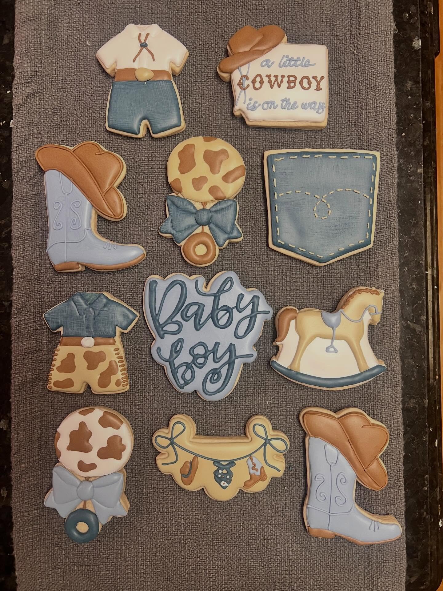 Cookies for another special baby shower! Happy to celebrate a sweet little one coming soon to a wonderful couple! 💙🤠🍼