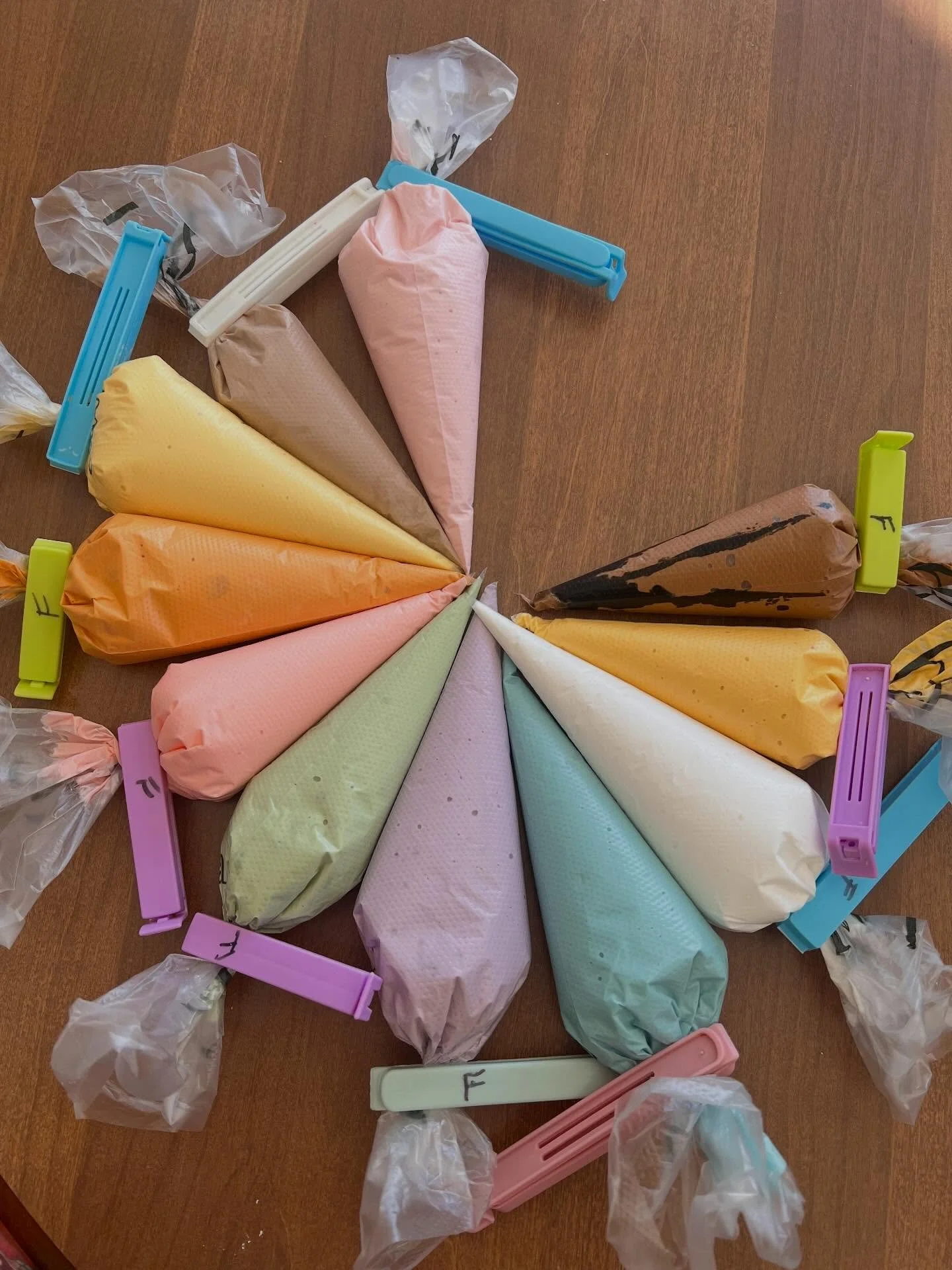 Something sweet is in the works&hellip; 🌸🐰 Easter cookies coming soon!
I send first looks at things like Easter cookies to my VIP list 💕 Link&rsquo;s in bio if you want to join!