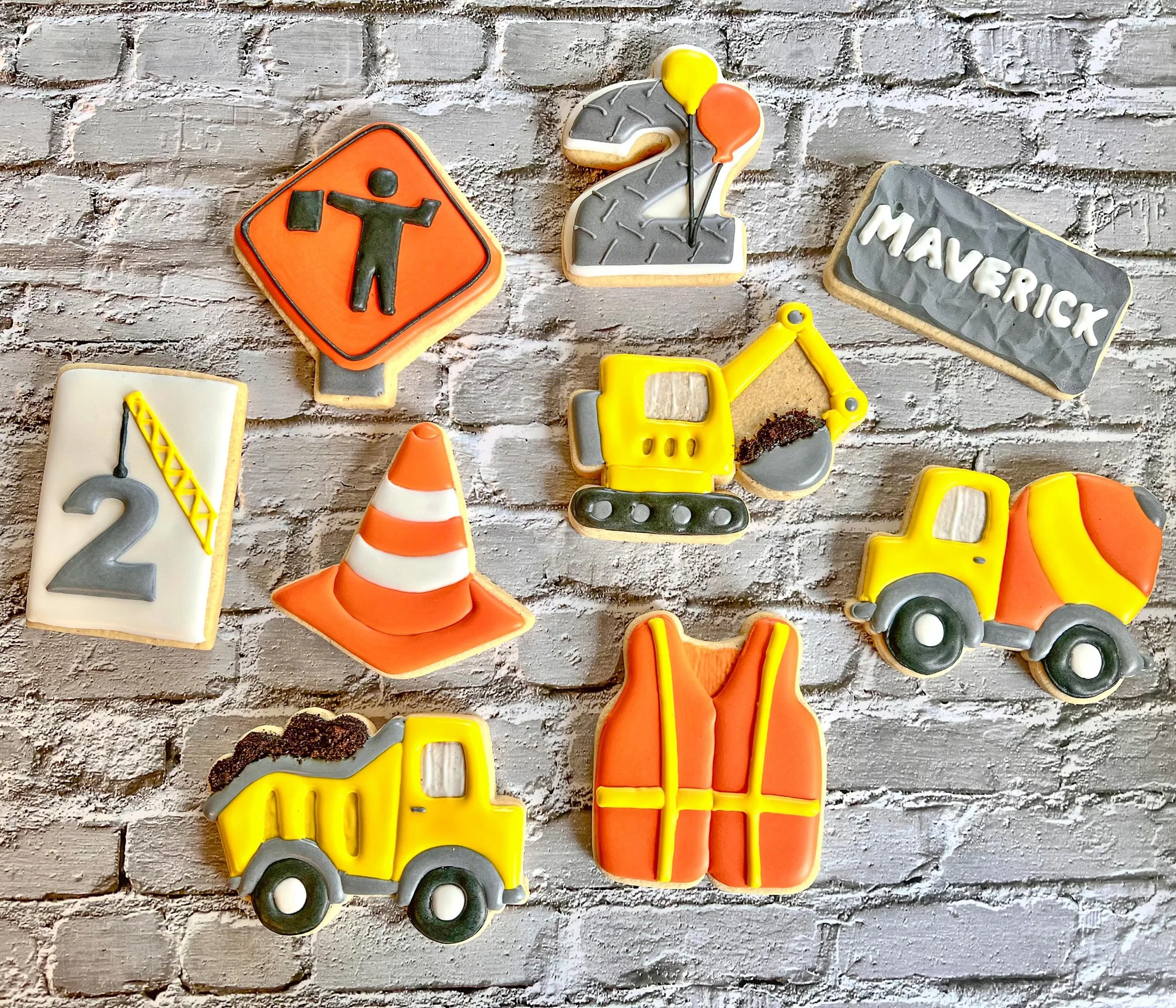 ⚠️ Birthday zone under construction ⚠️

These sweet treats rolled onto the job site for a special set of twin boys celebrating their 2nd birthday! 🚜💙

I love bringing party themes to life one cookie at a time!