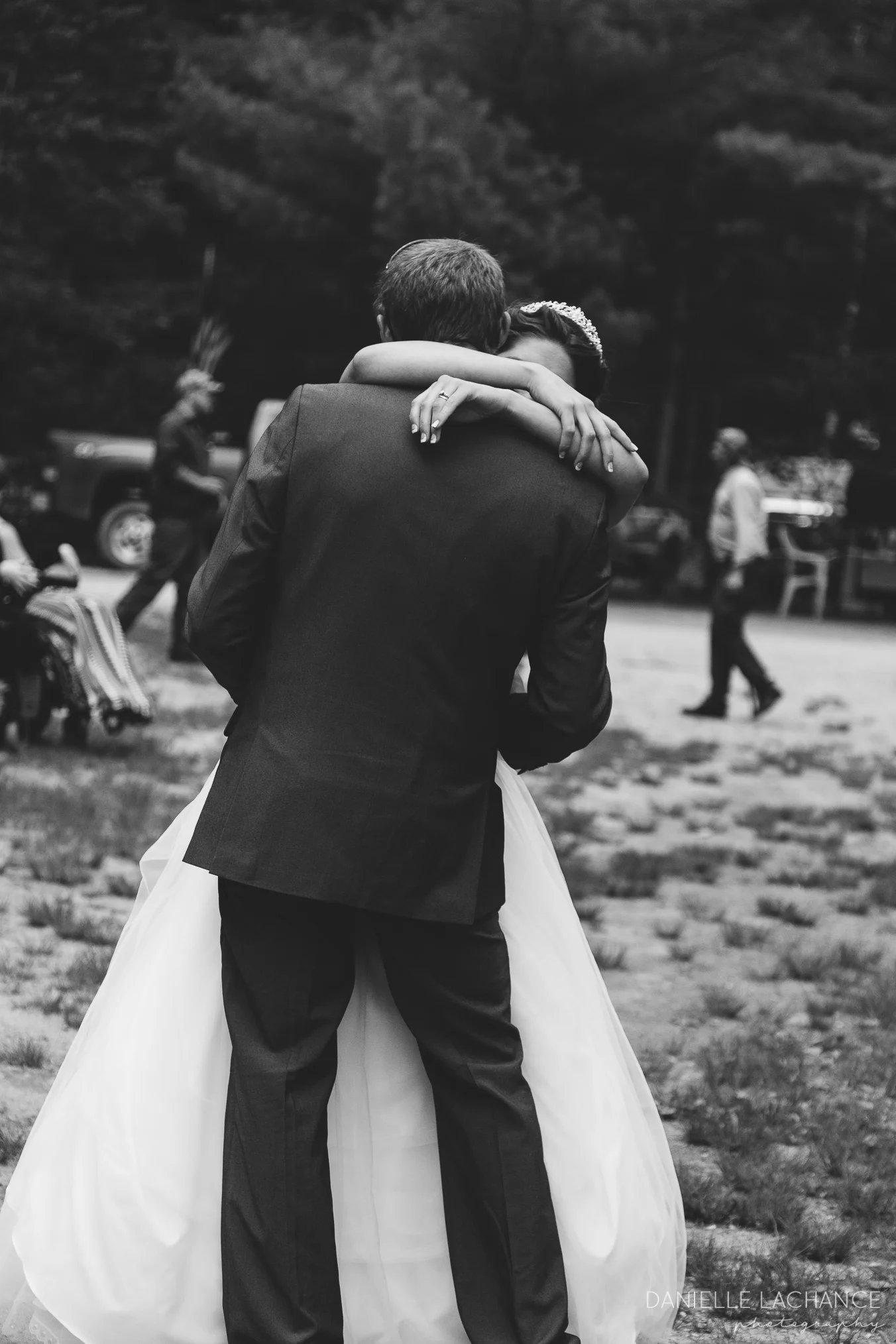 maine-wedding-photographer-first-dance-bride-groom.jpg