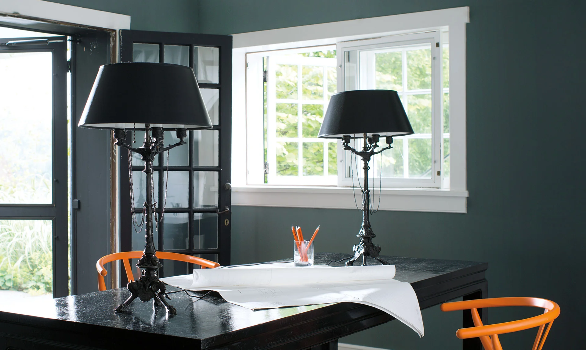 via: https://www.benjaminmoore.com/en-us/color-overview/color-collections/color-trends-2017