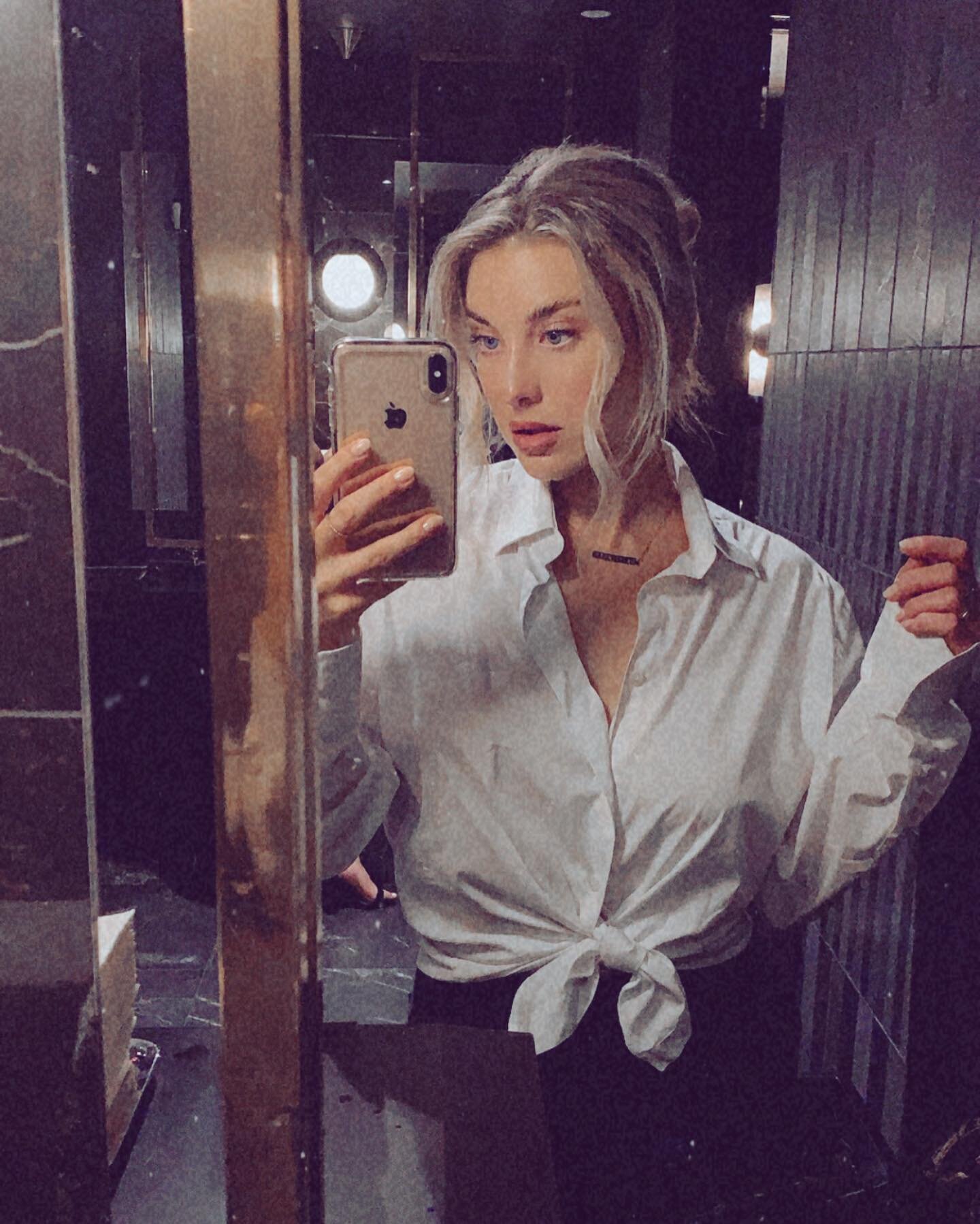 Remember that time we could go to a restaurant and eat and take selfies in the washroom? Those were the good ole days.. #openeverythingthefuckup