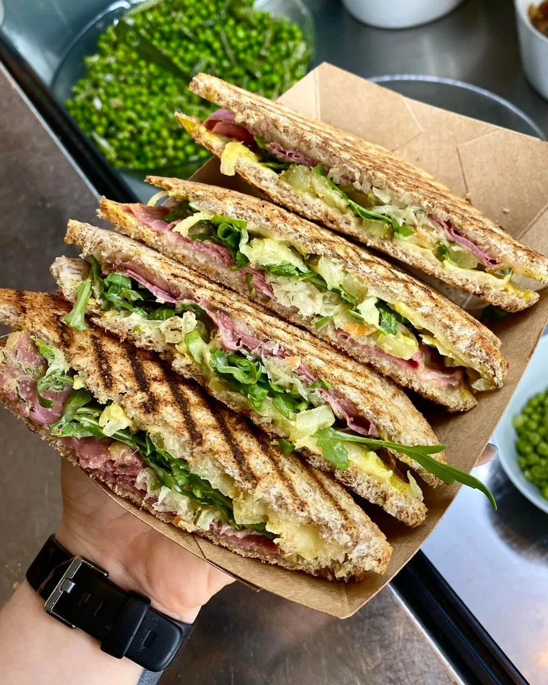 Google images was literally created after Jennifer Lopez wore that infamous dress at the 2000 Grammys 💃🏼💅🏻🔥

#baddie #badbitch #sandwich #lunch #letseat #letslurk #skeng #london #food #meat #cheese #easy #to #please #foodie #moody #420 #blazeit 