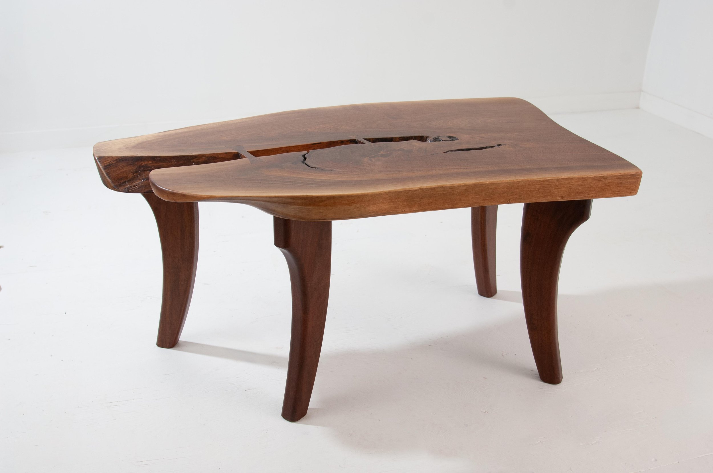 table_wal_0228.jpg