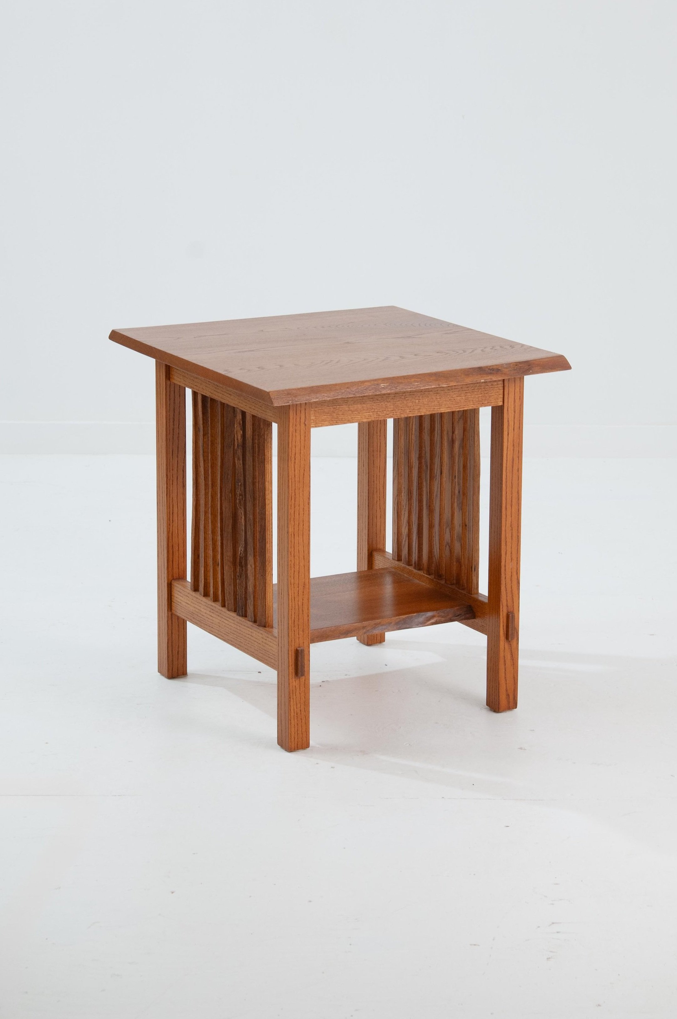 table_wal_0272.jpg