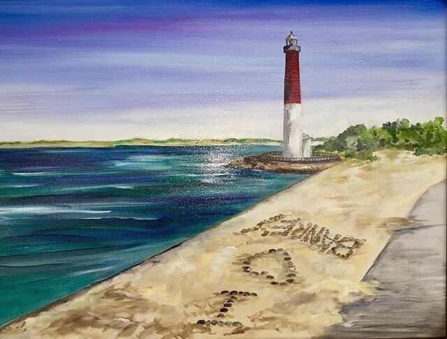 Barney, everyone loves a lighthouse#lighthousesofinstagram #barnegatlight #jerseyshore #artistsoninstagram #galleryprettyart