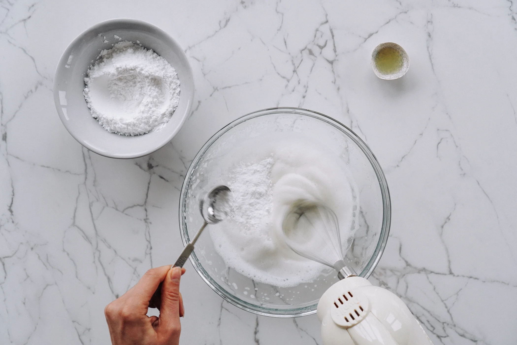 vegan_citrus_pavlova_with_coconut_cream_and_thyme-27.jpg