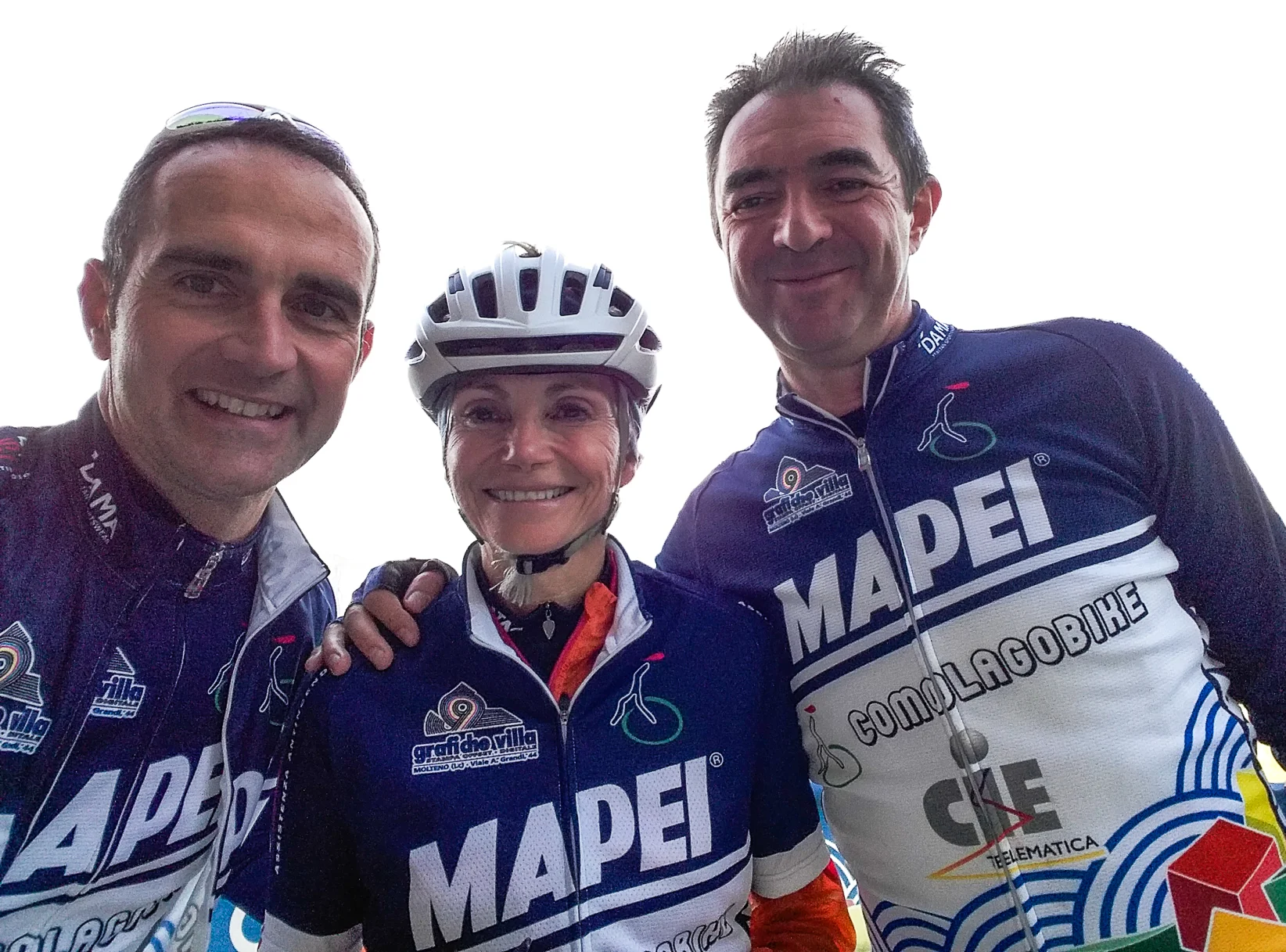 Brenda has cycled all over the world and finally rode in Lake Como. Photo @comolagobike
