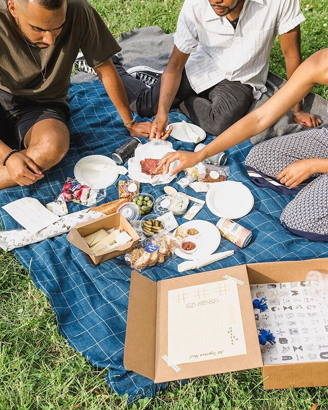 Picnics are the new dinner party and @__all_together_now__ has you covered. Their ULTIMATE PICNIC box includes a whole lot of tasty bits plus canned wine (we always forget the wine key) and a word search. Just add friends and a blanket!

c/o @josephf