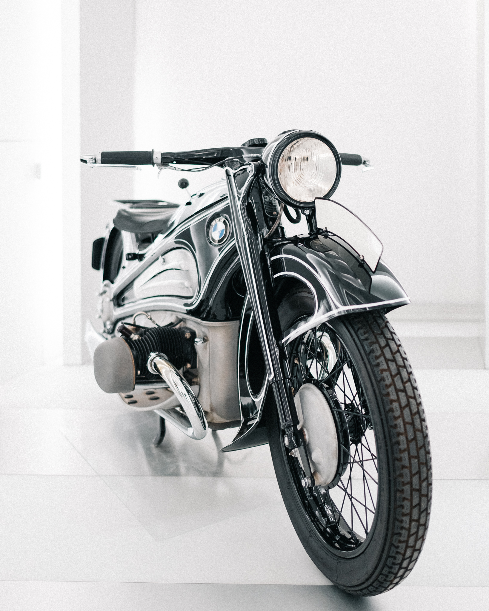 bmw r7 motorcycle.jpg