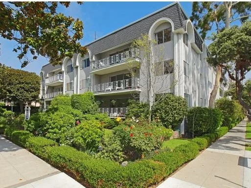 404 San Vicente Blvd #301 | Santa Monica | Offered at $6400 per month
