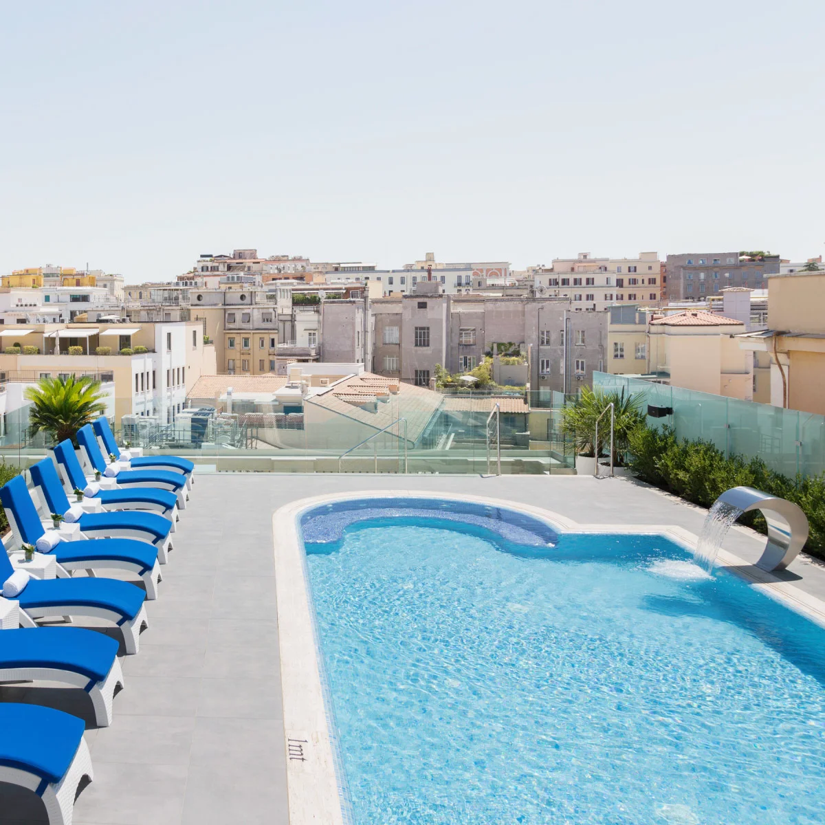 Aleph-piscina-riservatezza2-Instagram.jpg