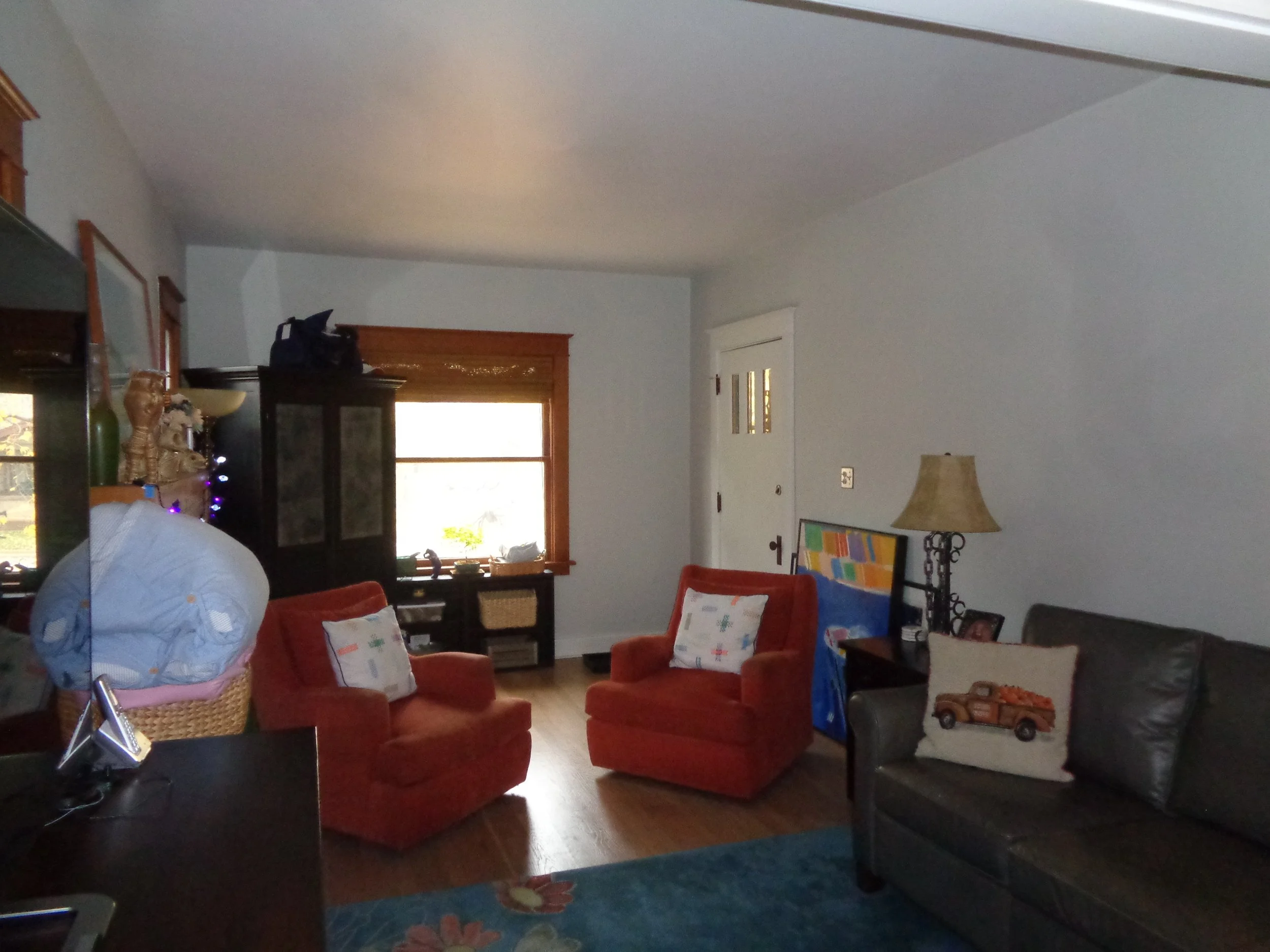 Monroe living room before.JPG