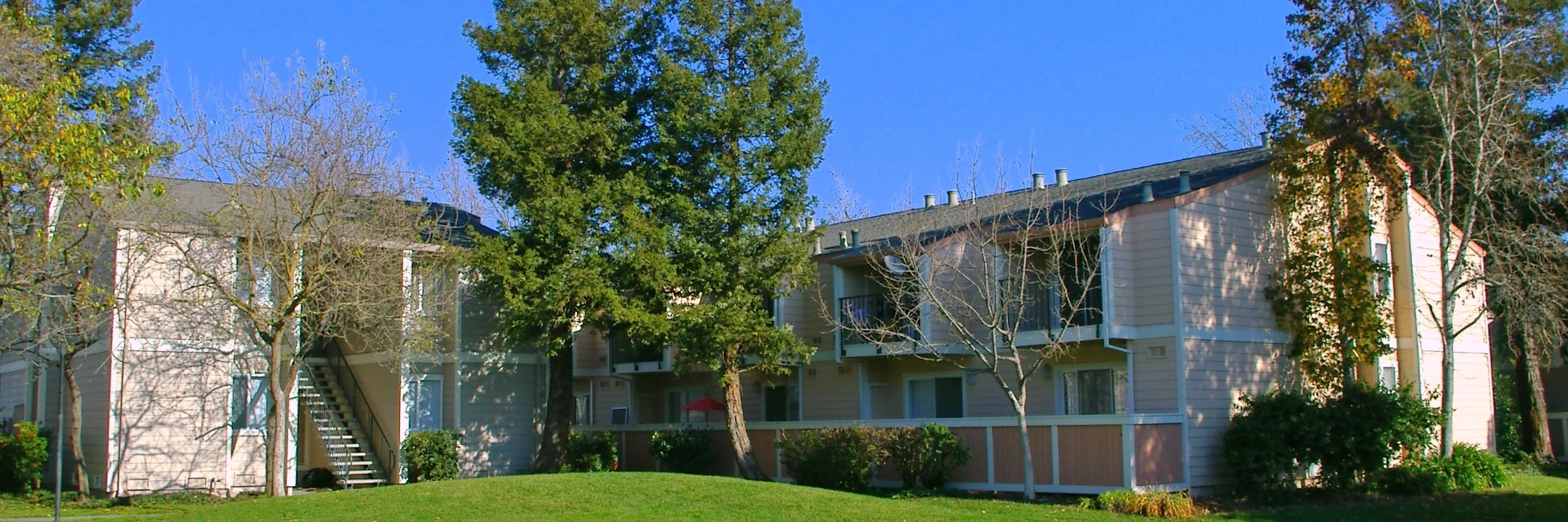 StRegisProperties-Clairemont-On-the-Green.jpg