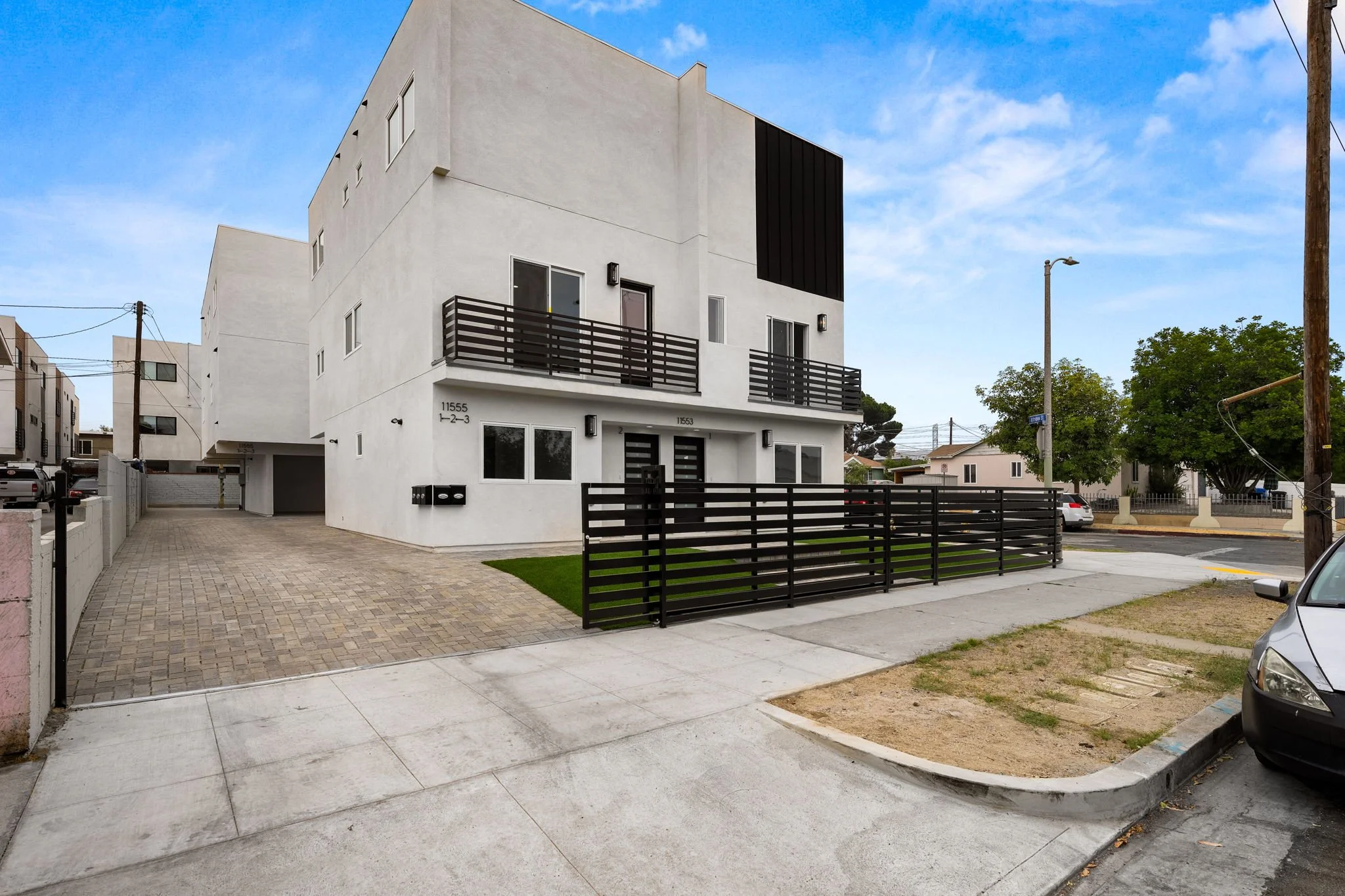 11555 Kittridge St - 2024