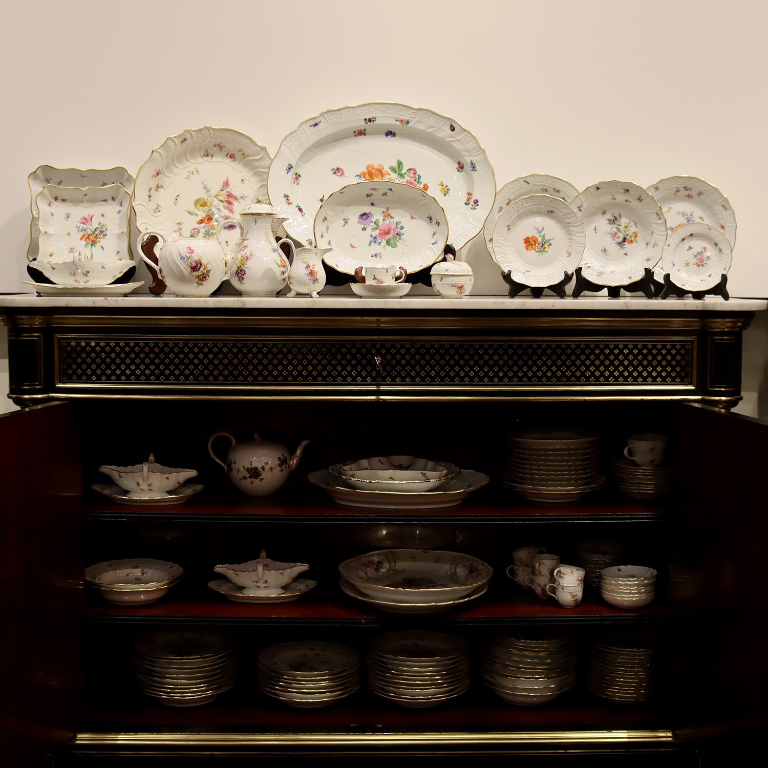 Extensive Meissen porcelain dinner service, 19th century