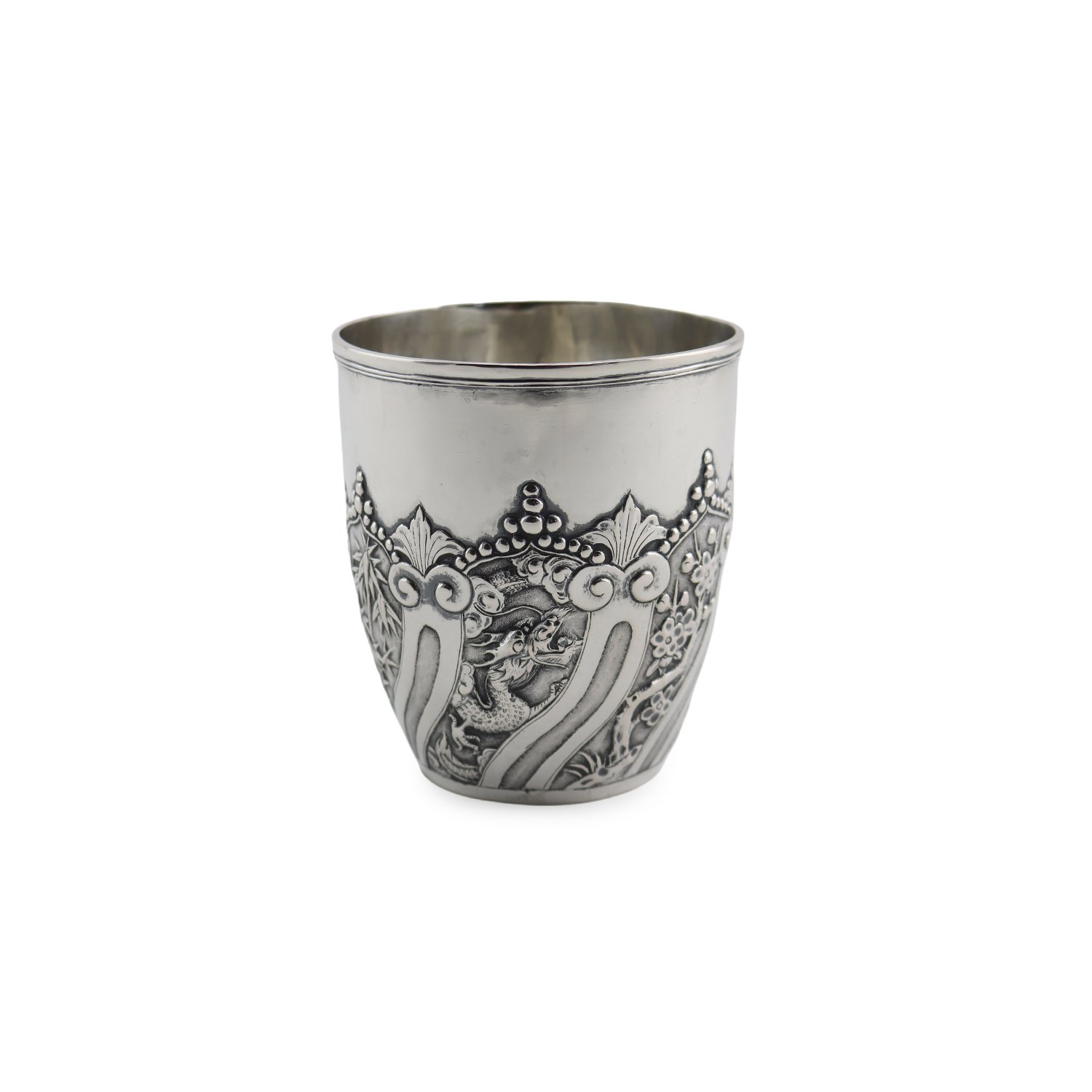 Chinese Export silver cup of cylindrical form, 1860-1930