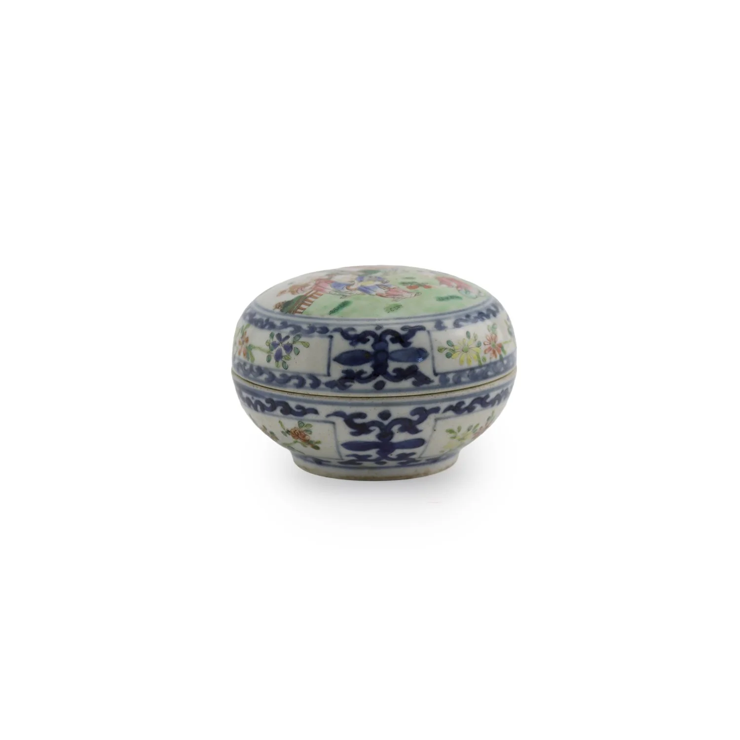 Chinese round lidded container,  late 18th/early 19th century