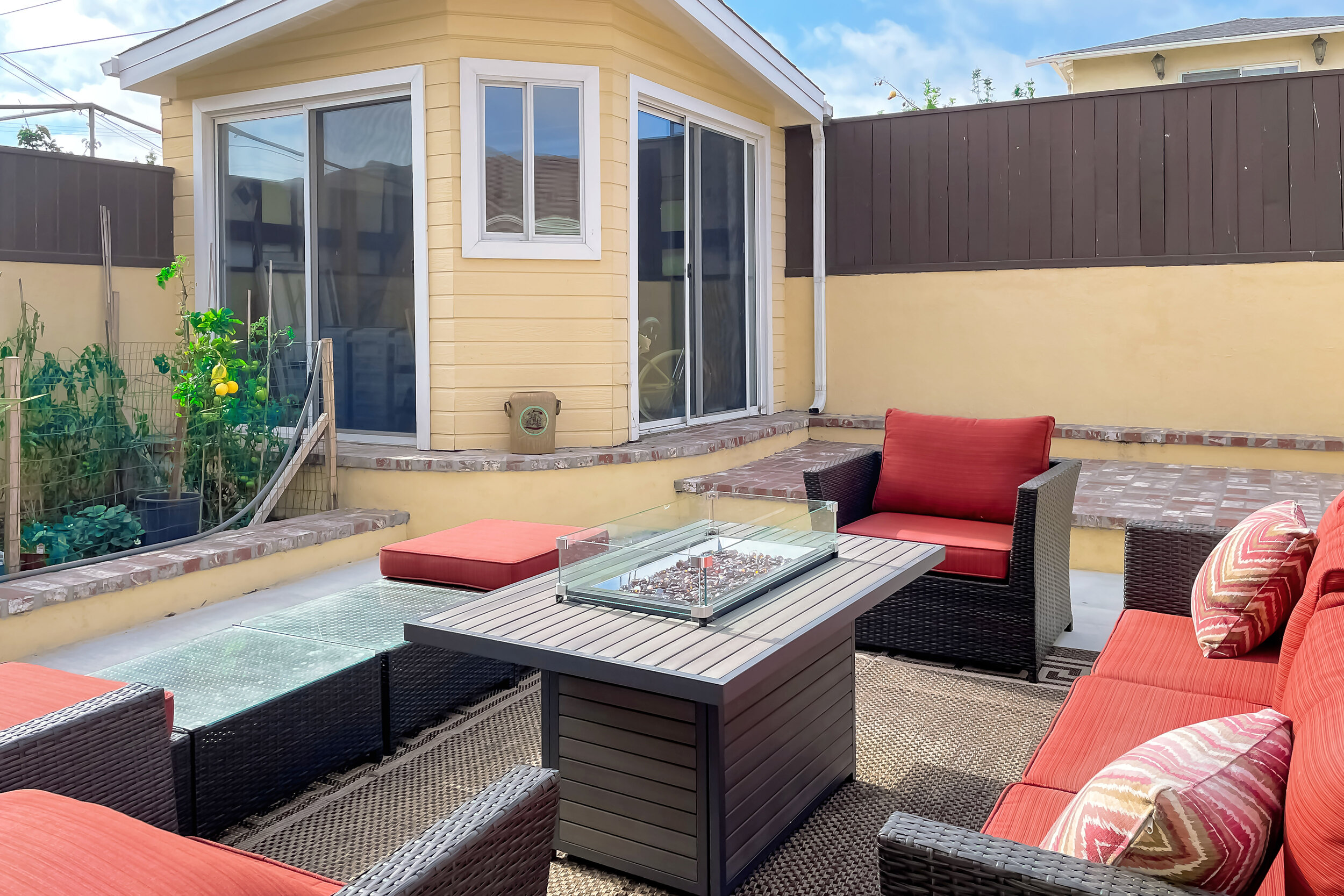Outdoor Area-1.jpg
