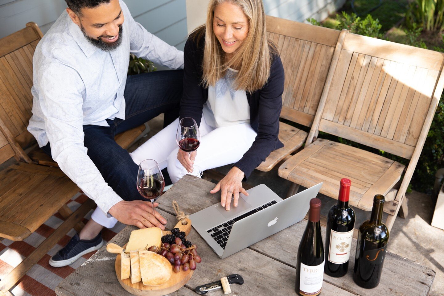 Recent work for @wineshopathome.  Virtual tastings are likely here to stay so this year's campaign was all about showing how much fun they can be⁠
⁠
CD: @trybecreative⁠
photo: @sonomabottle / @studioiverson⁠
talent: @lookmodelagency⁠
H&amp;M: @igotyo