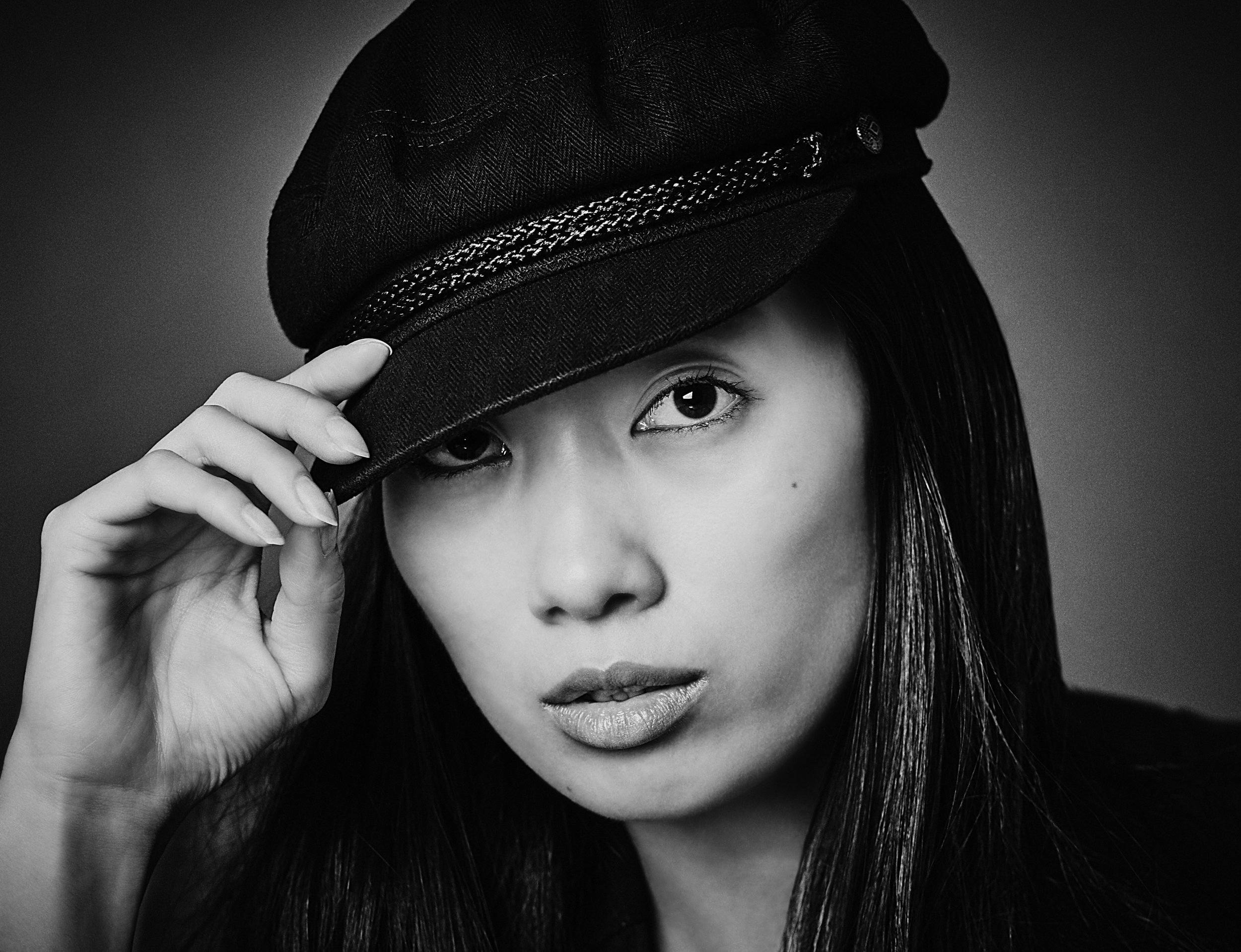 Asian Model_B&W_2399.jpg