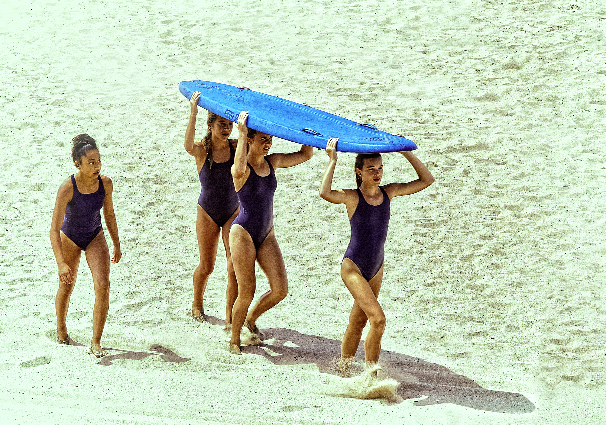 Beach Girls_Surfboard_NL.jpg