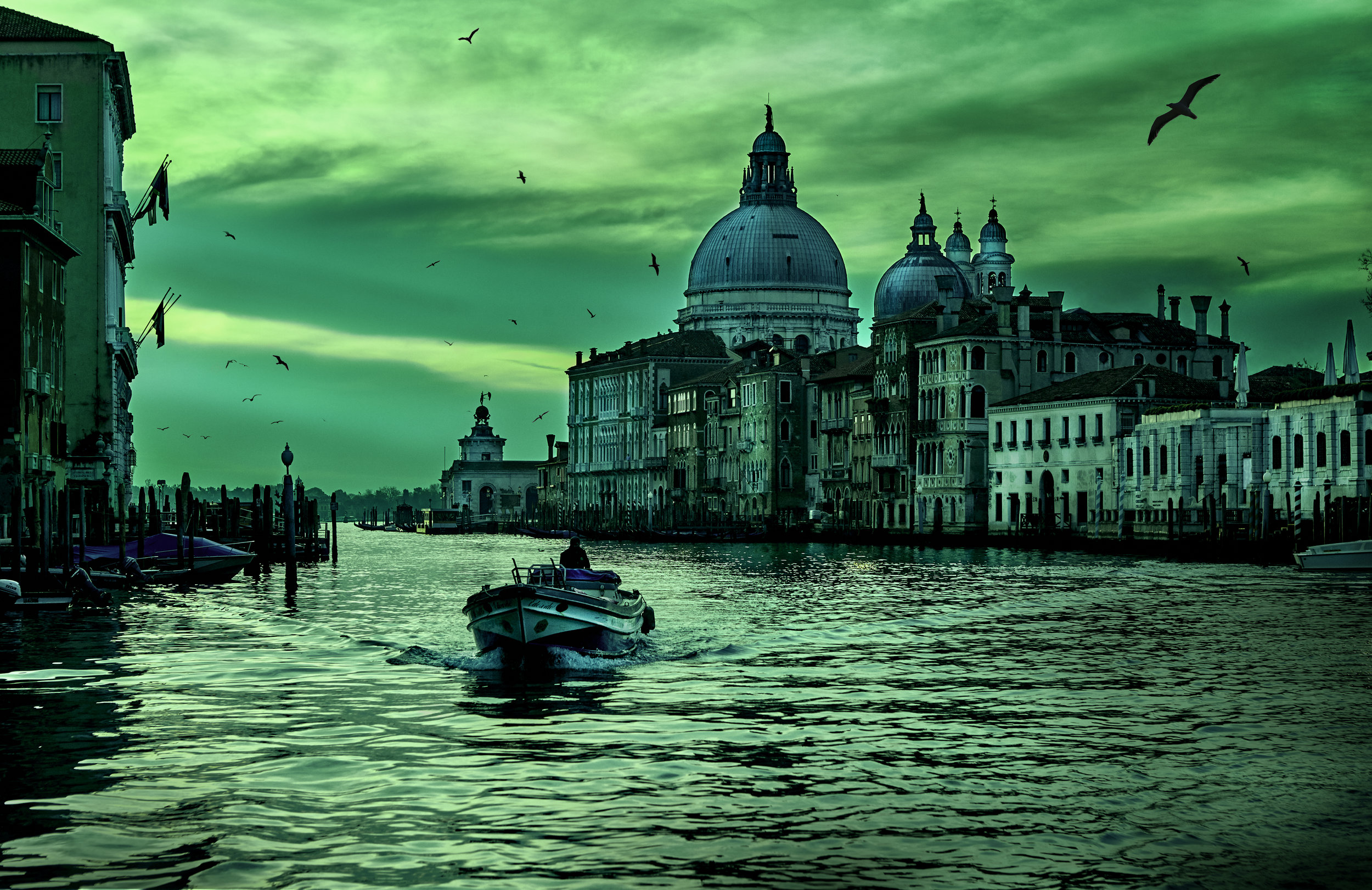 Venice Italy_Canal Boat View_0541.jpg