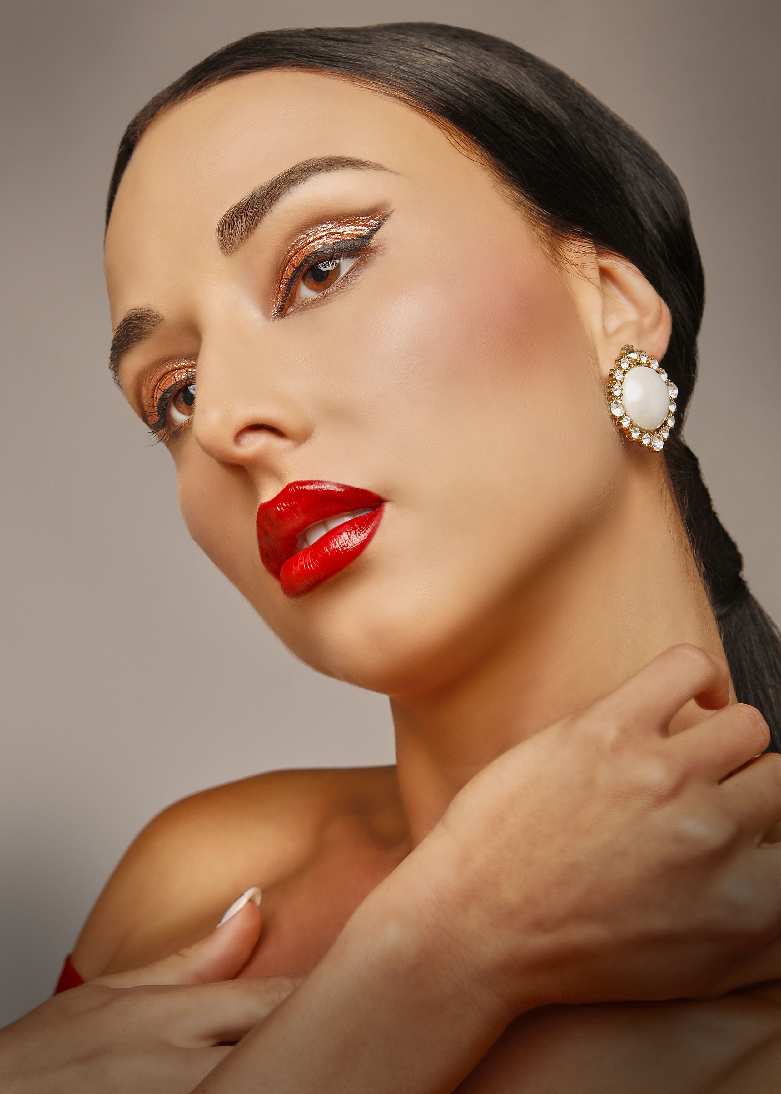 Model Portrait With Red Lips_47A3045_SM.jpg