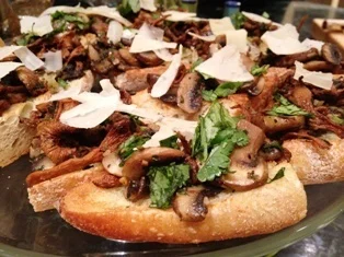 champignons-topped-rustic-toasts-recipe-1.jpg