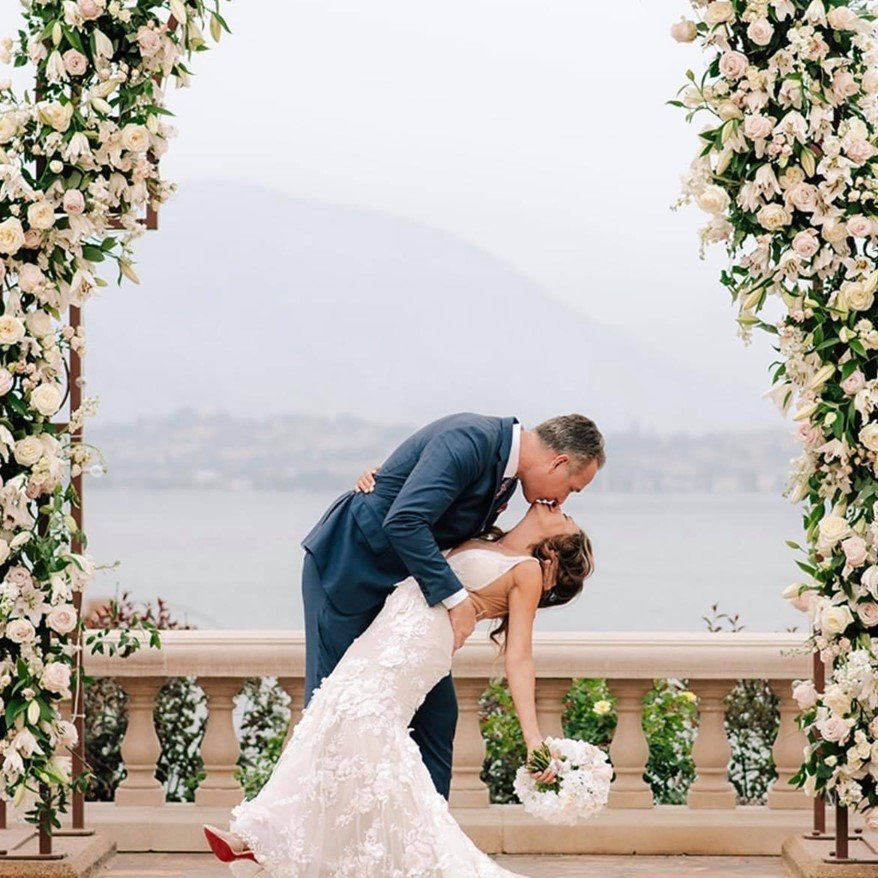 COUPLE UNDER ARCH.jpg