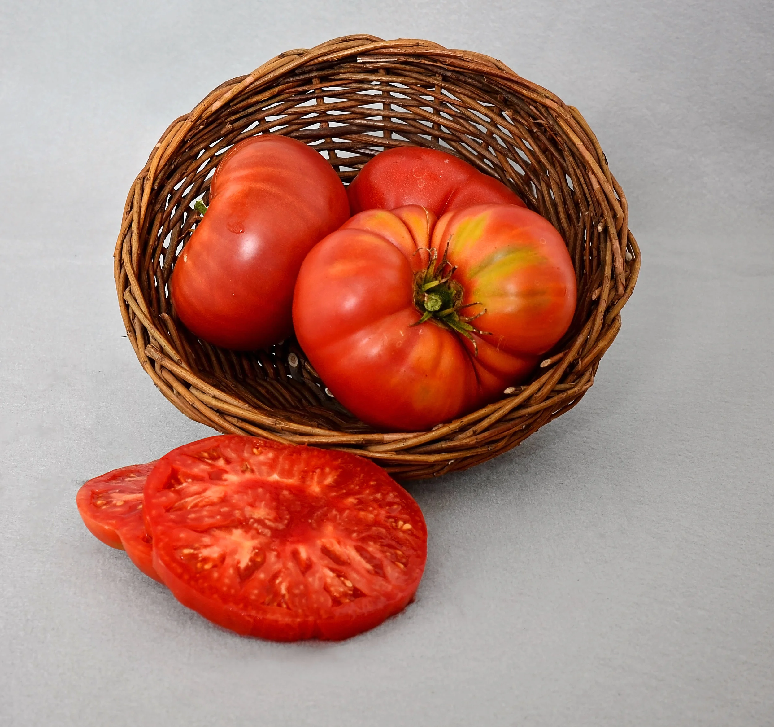 Heirloom Marriage™ Big Brandy: a hybrid of two heirloom varieties. 