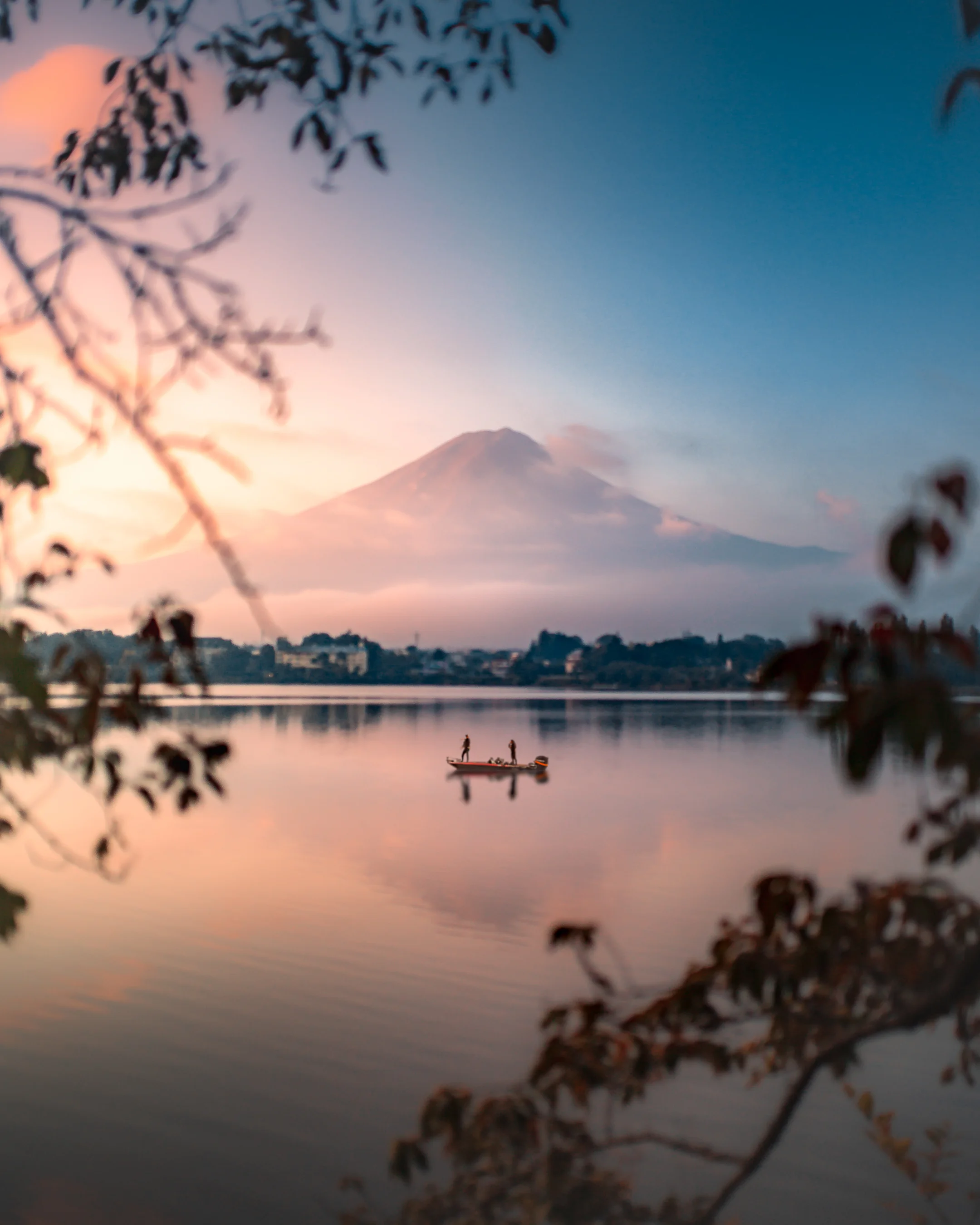 Canon EOS 6D with Sigma f/1.4 DG HSM lens ISO 100 | f/1.4 | 1/2500 sec