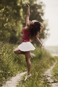 girl-1258727__480.jpg