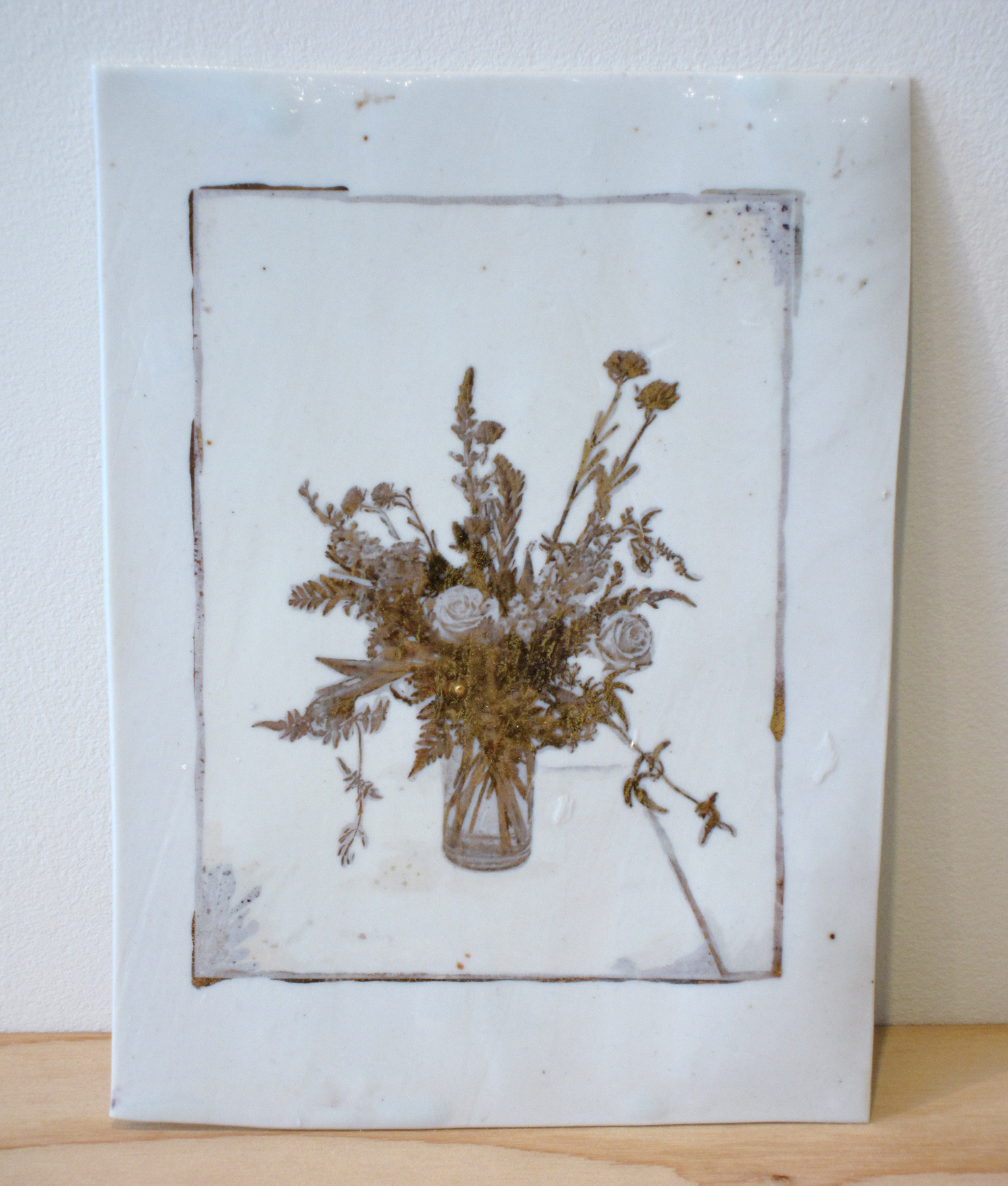   ERIK SCOLLON   Flowers from The Oakland (Stay the Way You Are),&nbsp; 2013, gold luster on porcelain, 8 1/4" x 6" x 1/16" 