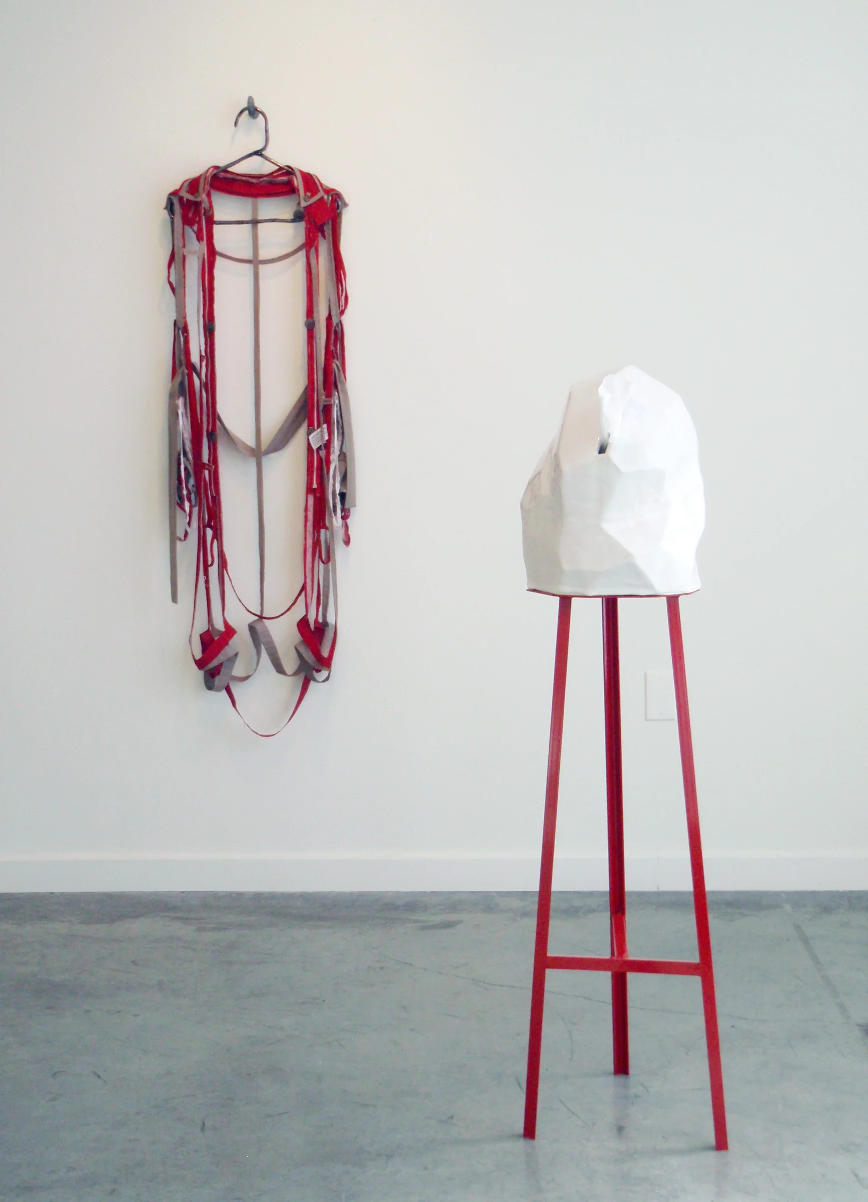 ANNA SEW HOY rouge/tan & Tissue dispensing (single) , installation