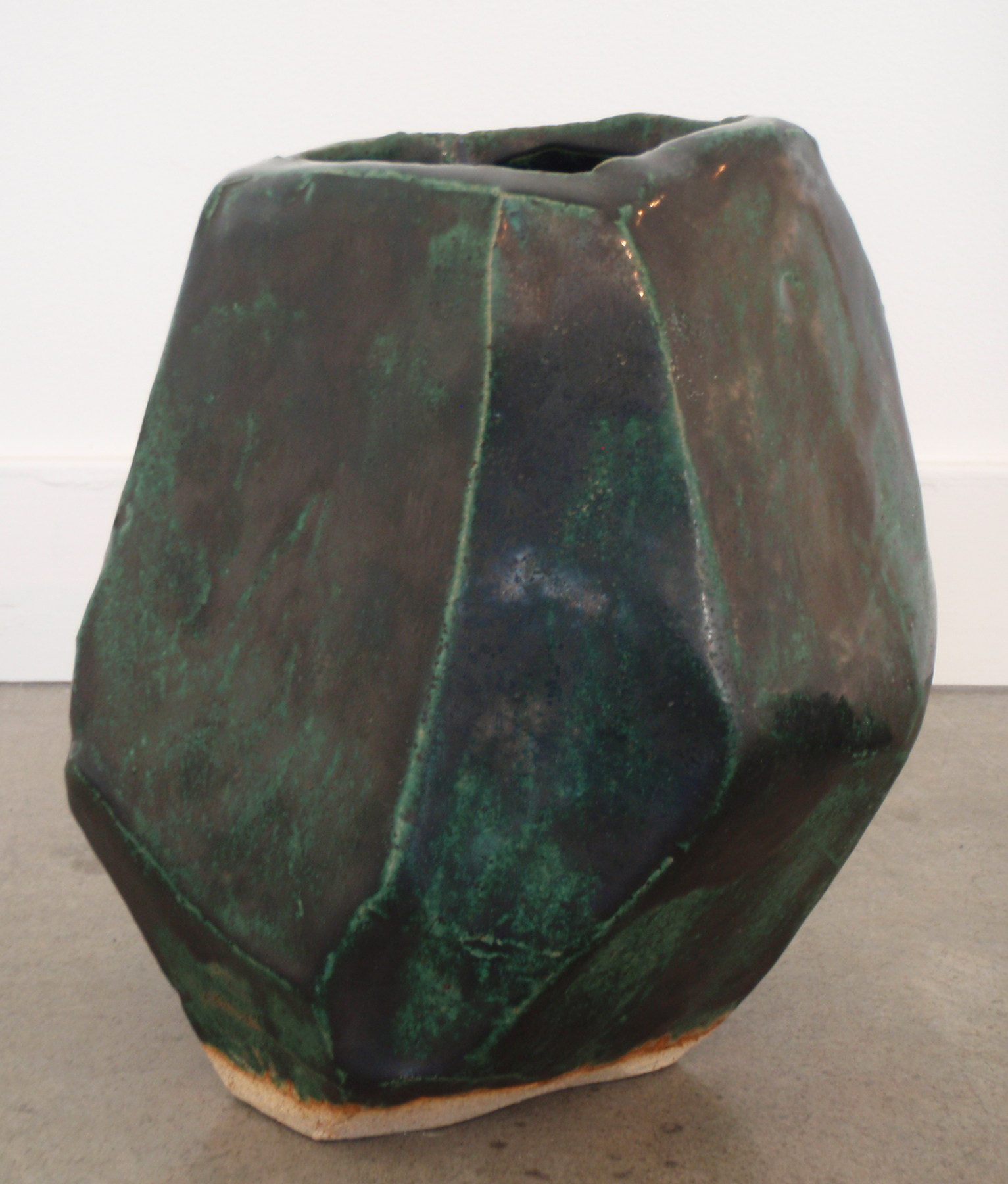   ANNA SEW HOY   verte/noir , fired stoneware, 8" x 7.5" x 6.5", 2012 