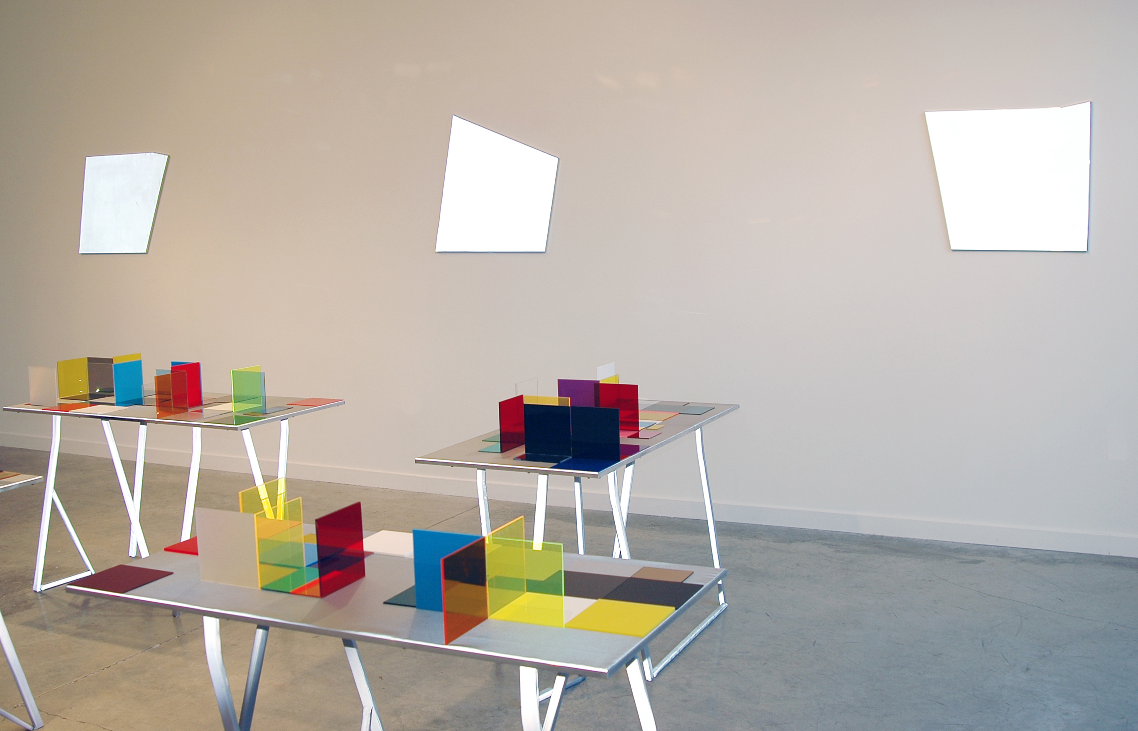 LUCY PULLEN Hue , Installation