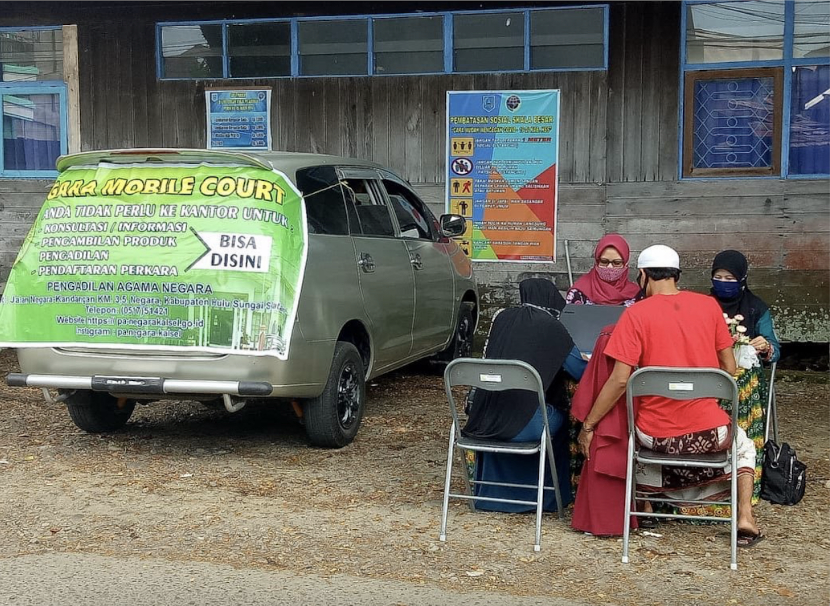 Religious Court of Negara (Banjarmasin) Providing Mobile Court [Family Law] Services to the public 