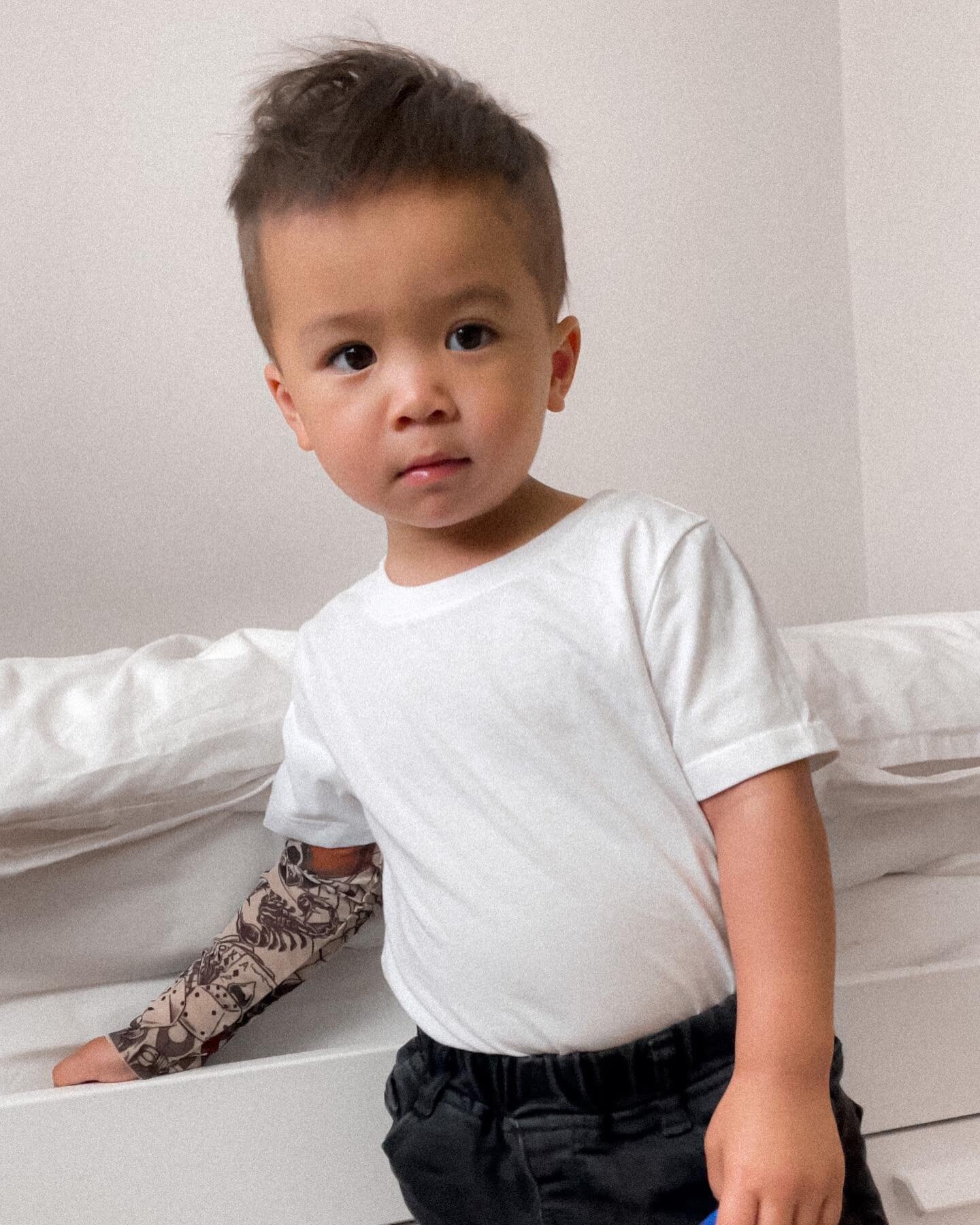 Just wanna let you know I haven&rsquo;t recovered from full sleeve Charlie yet. Check back soon. 

#thedailyjenny #toddlersofinstagram #boymomproblems #fullsleevetattoo