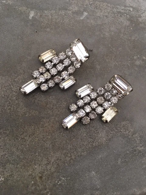 Vintage Weiss Rhinestone earrings, pierced