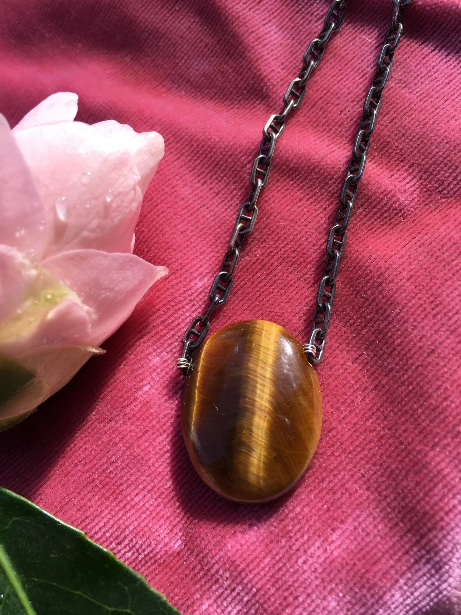Tiger Eye flashing pendant